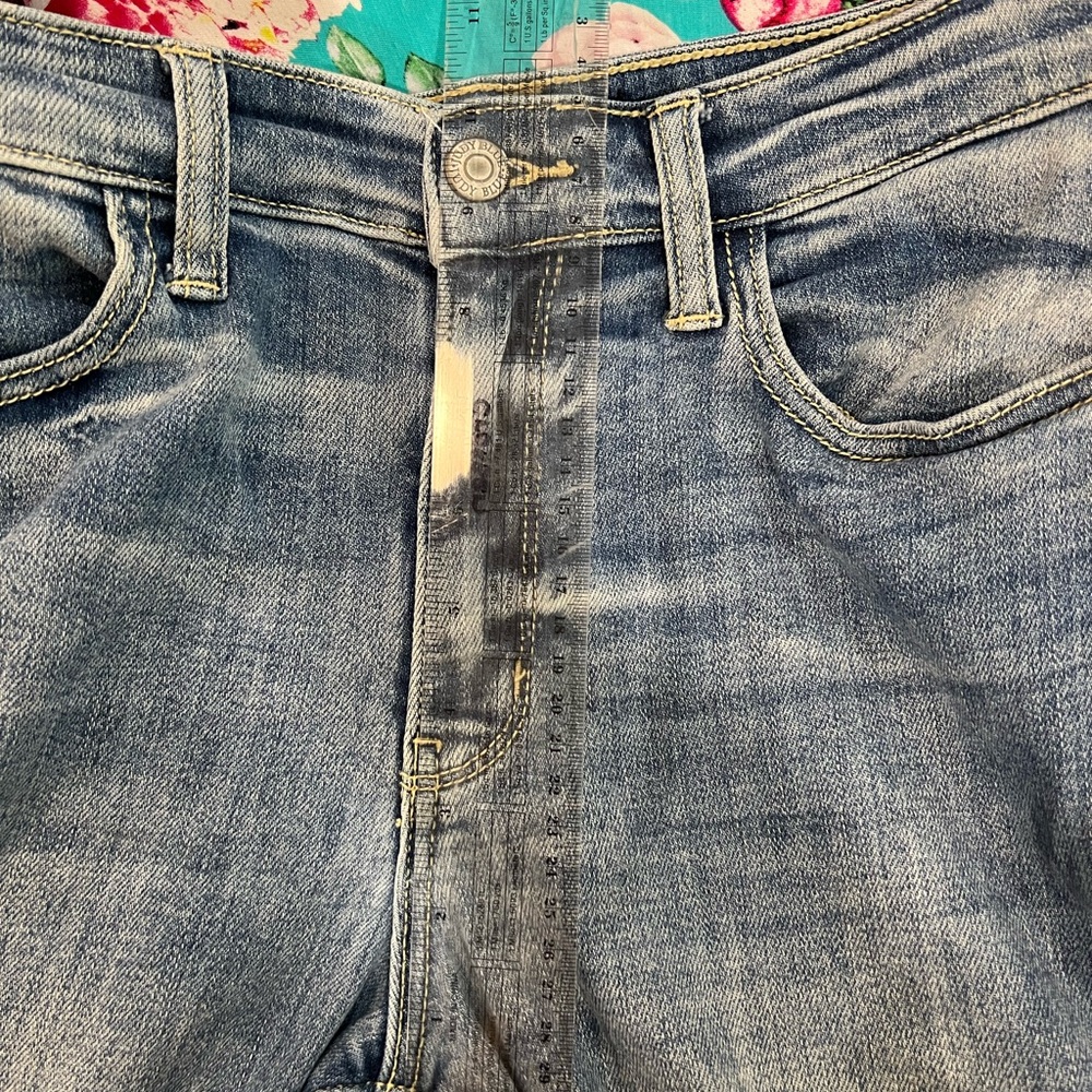 Judy Blue jeans - Picture 3 of 3